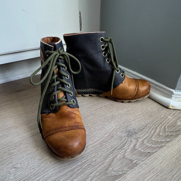 Classic Sorel Wedge Booties - Size 8.5 - Picture 3 of 6